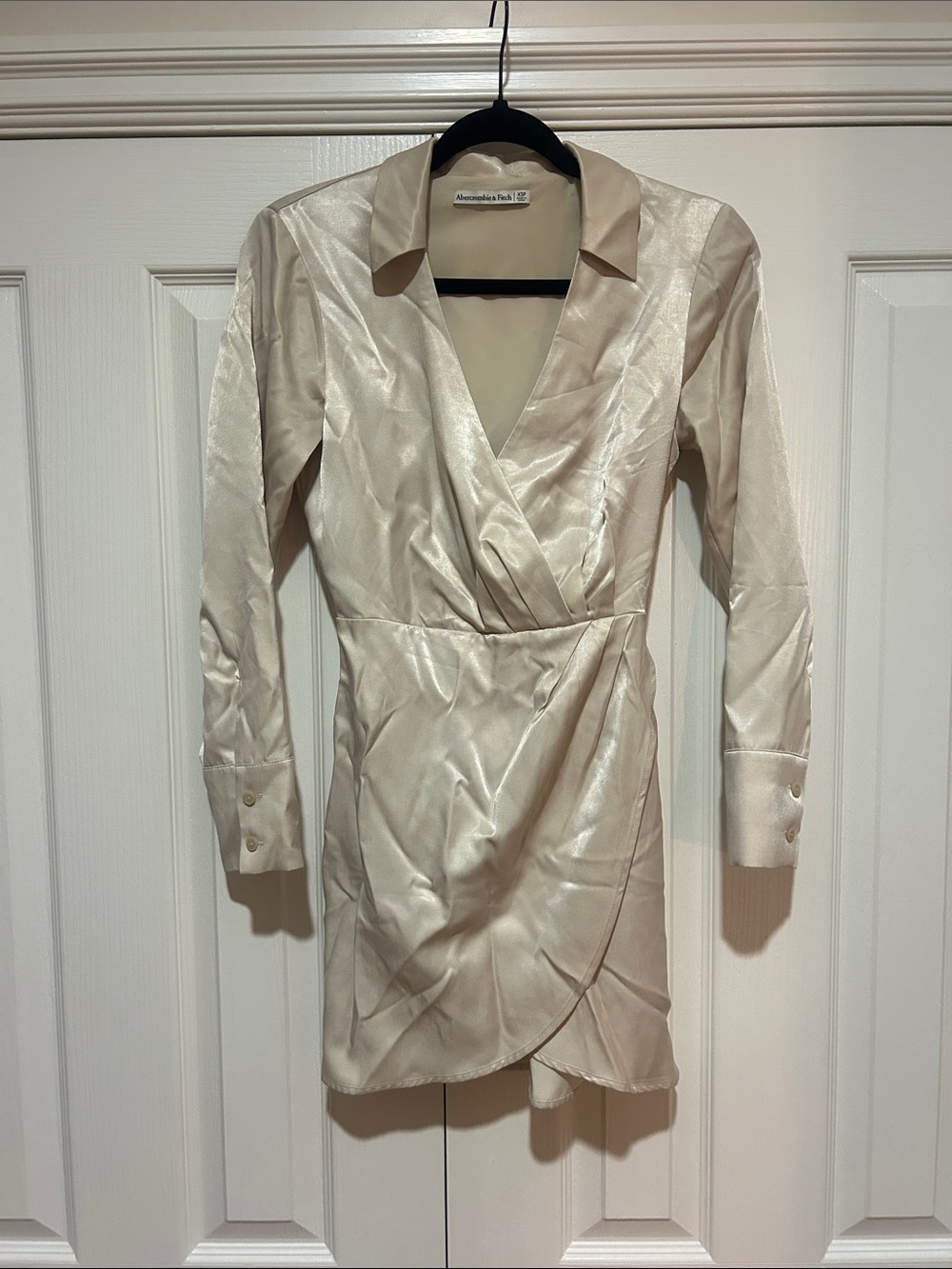 Abercrombie & Fitch Cream Satin Faux-Wrap Long Sleeve Dress